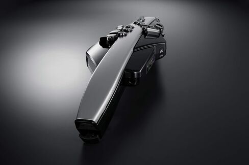 آلة النفخ الرقمية Roland Aerophone Pro، درجة احترافية مع تصميم مصقول، ومكونات متميزة، ومحركات صوتية متقدمة (AE-30)، رمادي، أسود in Saudi Arabia