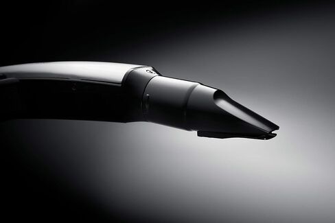 آلة النفخ الرقمية Roland Aerophone Pro، درجة احترافية مع تصميم مصقول، ومكونات متميزة، ومحركات صوتية متقدمة (AE-30)، رمادي، أسود in Saudi Arabia
