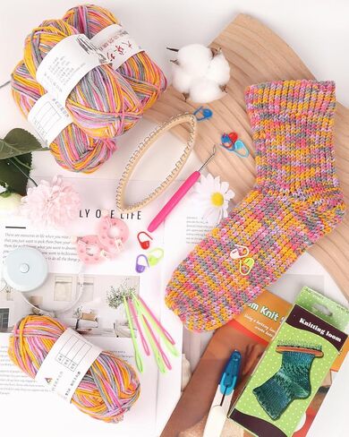 مجموعة نول تخزين عيد الميلاد للمبتدئين من آيليك، مجموعة نول حياكة جورب بيضاوية مع 4 خيوط، تعليمات خطوة بخطوة، صانع بوم بوم للبالغين، طقم نول سهل للمبتدئين، هدايا DIY in Kuwait