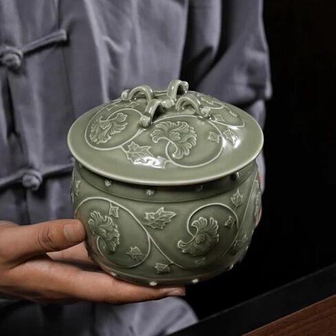 Yue kiln Glaze Twining Flowers صندوق تخزين وعاء الشاي، حامل أكياس الشاي، شاي الحيوانات الأليفة، إكسسوارات الشاي، تخزين الشاي، مجموعة الشاي الصيني، جرة سيراميك، جرة زنجبيل سيراميك in Saudi Arabia