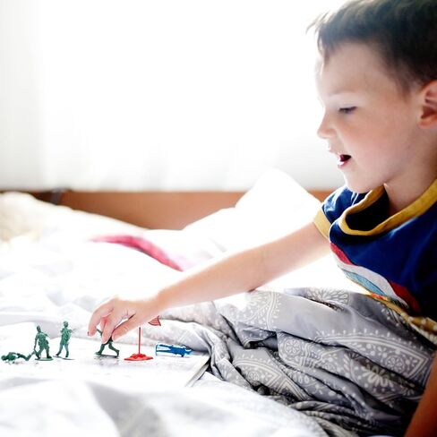 200-Piece Plastic Army Men for Boys – Military Soldiers Guys Playset Action Figures with Flags (4 Colors) in Kuwait