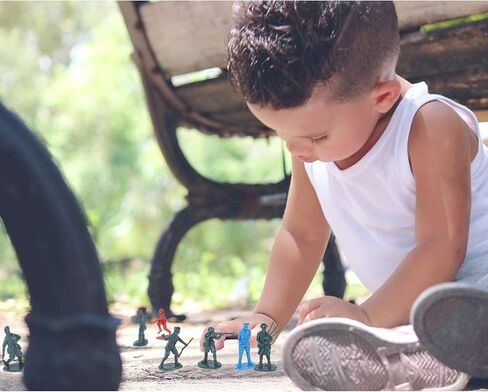 200-Piece Plastic Army Men for Boys – Military Soldiers Guys Playset Action Figures with Flags (4 Colors) in Kuwait