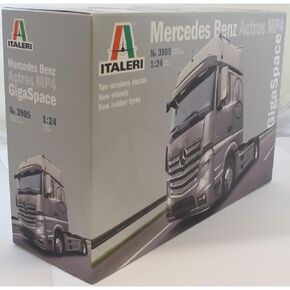 Italeri 3905 1:24 Mercedes Benz Actros MP4 Gigaspace