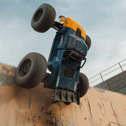 شاحنة ARRMA RC 1/8 سيئة السمعة 4X4 6S BLX BRUSHLESS V6 Stunt Truck RTR (البطارية والشاحن غير متضمنة)، (أسود)، ARA8611V6T1 in Saudi Arabia