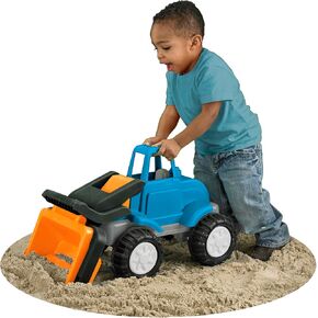 American Plastic Toys Kids Gigantic Dump Truck, Made In USA, Tilting Dump Bed, Knobby Wheels, & Metal Axles Fit for Indoors & Outdoors, Haul Sand, Dirt, or Toys, for Ages 2 and Up (Color May Vary)