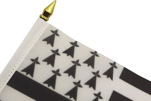 Brittany Table Flag 4'' x 6'' - French region of Bretagne Desk Flag 15 x 10 cm - golden spear top - AZ FLAG in Saudi Arabia