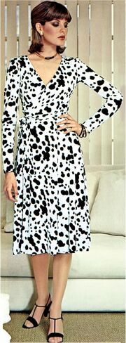 Vogue V2000H5 Misses' Wrap Dress Sewing Pattern Packet by Diane Von Furstenberg, Design Code V2000, Sizes 6-8-10-12-14 in Saudi Arabia