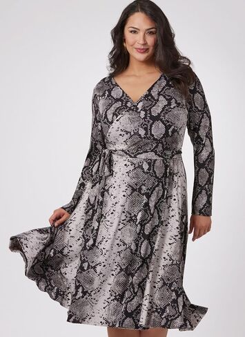 Vogue V2000H5 Misses' Wrap Dress Sewing Pattern Packet by Diane Von Furstenberg, Design Code V2000, Sizes 6-8-10-12-14 in Saudi Arabia