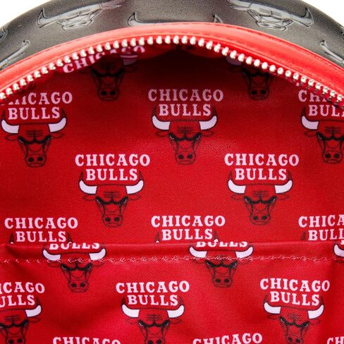 Loungefly NBA: حقيبة ظهر صغيرة تحمل شعار Chicago Bulls in Saudi Arabia