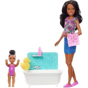Barbie Skipper Babysitters, Inc. Playset with Bathtub, Babysitting Skipper Doll and Small Toddler Doll with Button to Move Arms and Splash, Plus Themed Accessories, Gift for 3 to 7 Year Olds