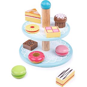 حامل الكيك الخشبي من Bigjigs Toys مع 9 كعكات طعام خشبية - لعبة طعام عالية الجودة للأطفال الصغار والأطفال، ملحقات مطبخ خشبية مثالية للأطفال لحفلات الشاي بعد الظهر