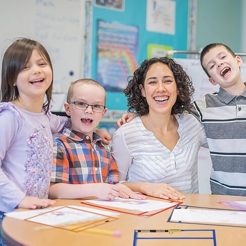 8 عبوات من أكمام الجيب القابلة للمسح الجاف، جيوب كبيرة الحجم مقاس 10 × 14 بوصة وأكمام قابلة لإعادة الاستخدام مع 4 حلقات مجلدة ملونة، واقيات صفائح بلاستيكية شفافة لمستلزمات الفصول المدرسية للمعلمين in Kuwait