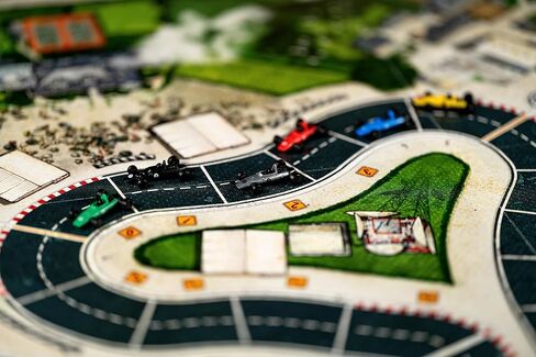 HEAT: Pedal to the Metal Board Game - Intense Car Racing and Strategy Game, Fun Family Game for Kids and Adults, Ages 10+, 1-4 Players, 60 Minute Playtime, Made by Days of Wonder in Kuwait