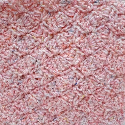 خيوط قطنية ناعمة مرقطة من KnitPal للحياكة، 72% قطن و28% أكريليك - خيوط مزيج أكريليك من القطن بوزن 3 DK للحياكة - 6 خصلات، 810 ياردة/300 جم - توت بلوري in Kuwait