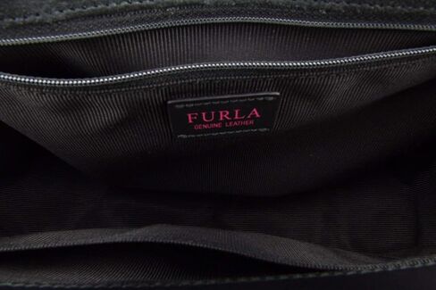 مقبض علوي من Furla للنساء مقاس متوسط in Kuwait