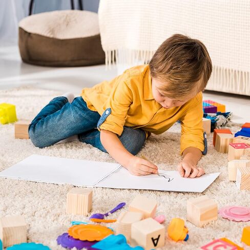 أقلام رصاص قصيرة مثلثة الشكل للأطفال للكتابة والرسم، أقلام رصاص سميكة 3.5 بوصة لمرحلة ما قبل المدرسة والأطفال الصغار ورياض الأطفال مع مبراة ممحاة (عبوة من 5) (لون الخشب) in Kuwait