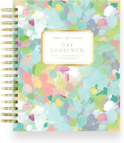 Day Designer 2025 Weekly Planner – مخطط متميز لتنظيم أنيق. يجمع بين التقويمات الأسبوعية والشهرية والجدول اليومي وصفحات الملاحظات وإعداد الأهداف والملصقات والجيب والمزيد. غلاف مصفح أنيق مع لمسات ذهبية (تصميم أنيق) in Saudi Arabia