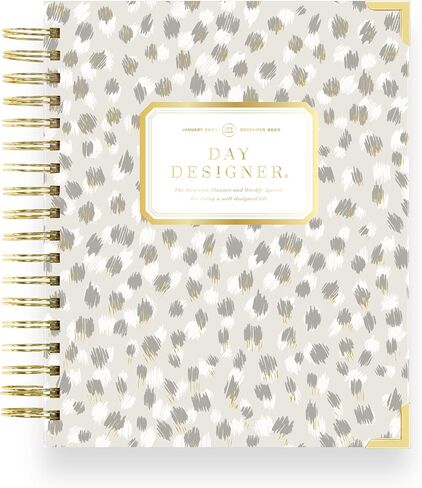Day Designer 2025 Weekly Planner – مخطط متميز لتنظيم أنيق. يجمع بين التقويمات الأسبوعية والشهرية والجدول اليومي وصفحات الملاحظات وإعداد الأهداف والملصقات والجيب والمزيد. غلاف مصفح أنيق مع لمسات ذهبية (تصميم أنيق) in Saudi Arabia