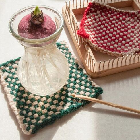 تينازا نول الحياكة، لوح حياكة خشبي، لوح كروشيه، أداة حياكة مربعة صغيرة مع خطافات لنسج حصيرة الشعر، جورب بطانية، 3.9 بوصة × 3.9 بوصة (صغير) in Kuwait