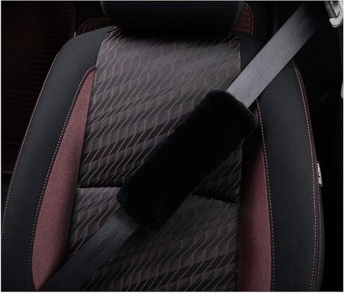 غطاء حزام الأمان التلقائي من جلد الغنم الأسترالي الناعم، وسادة كتف حزام الأمان من الصوف الأصلي الدافئ لقيادة أكثر راحة، متوافق مع جميع السيارات للنساء والرجال البالغين والأطفال in Kuwait