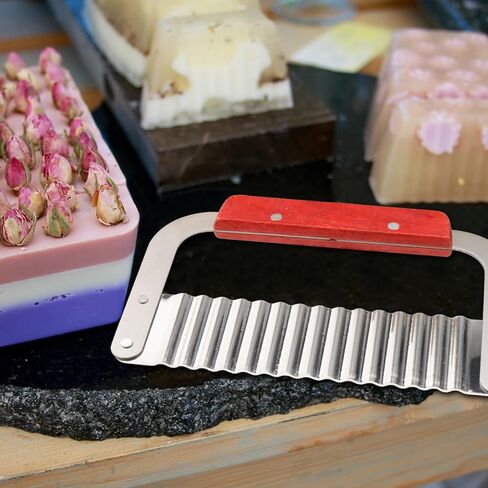 5 قطع من قوالب صابون السيليكون بوزن 45 أونصة، مجموعة مرنة مكونة من قالبين مستطيلين لصنع الصابون مع قالب صابون خشبي، و1 مموج من الفولاذ المقاوم للصدأ، و1 قاطع مستقيم، وقوالب صابون لصنع الصابون in Kuwait