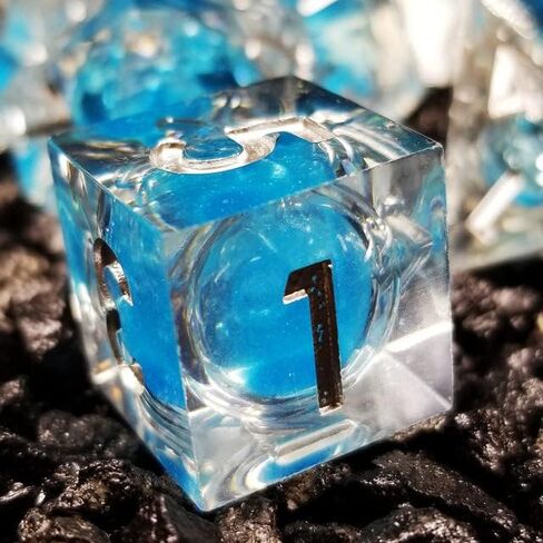 مجموعة نرد DND متعددة السطوح من الراتينج ذو الحافة الحادة من 7 قطع من Sage's Portal Souls Liquid Core للأبراج المحصنة والتنينات، نرد آر بي جي منضدية TTRPG (أرواح الشتاء) in Saudi Arabia