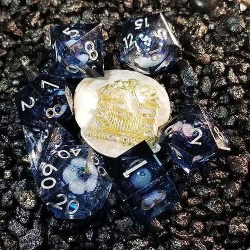 مجموعة نرد DND متعددة السطوح من الراتينج ذو الحافة الحادة من 7 قطع من Sage's Portal Souls Liquid Core للأبراج المحصنة والتنينات، نرد آر بي جي منضدية TTRPG (أرواح الشتاء) in Saudi Arabia