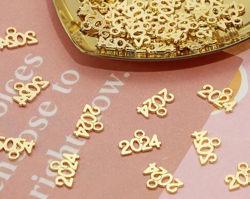 Shapenty Mini 2024 Charms Metal Year Signet 2024 DIY قلادة سحر إكسسوارات بالجملة لسوار قلادة حلق سلسلة مفاتيح صناعة المجوهرات ديكور حفلات التخرج عيد الميلاد، 40 قطعة in Kuwait