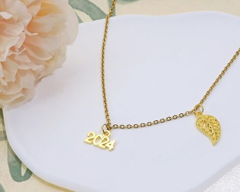 Shapenty Mini 2024 Charms Metal Year Signet 2024 DIY قلادة سحر إكسسوارات بالجملة لسوار قلادة حلق سلسلة مفاتيح صناعة المجوهرات ديكور حفلات التخرج عيد الميلاد، 40 قطعة in Kuwait