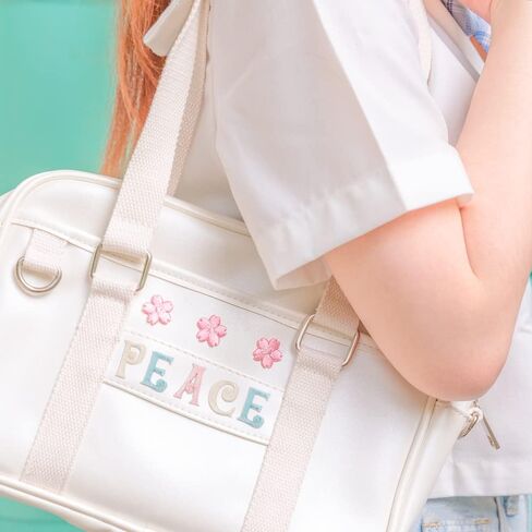 26 قطعة من رقع إصلاح الحروف A-Z المطرزة، ملصق لاصق حديد على رقع الحروف للملابس القماشية والقمصان الجينز وحقيبة الديكور in Kuwait