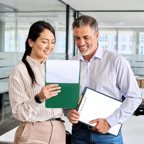 لوحات حامل أقلام، لوحات مشبك ملونة كبيرة الحجم مع حافظة منخفضة الحجم مقاس A4 مع جيب للوازم المدرسية المكتبية، 4 عبوات (يتضمن القلم) (ألوان متعددة، 4) in Kuwait