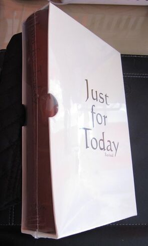 By Narcotics Anonymous Just For Today, Revised: Gift Edition (Revised) [Hardcover] [Hardcover] in Saudi Arabia