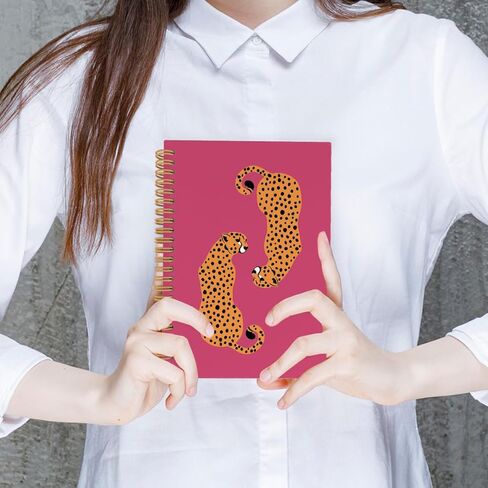 دفتر يوميات دفتر الفهد Preppy Leopard Cheetah باللون الوردي الساخن - دفاتر ملاحظات جمالية وردية، لوازم مكتبية وردية، ملحقات مكتب وردية لمكتب النساء، دفتر ملاحظات حلزوني 5.5x8.3 بوصة in Kuwait