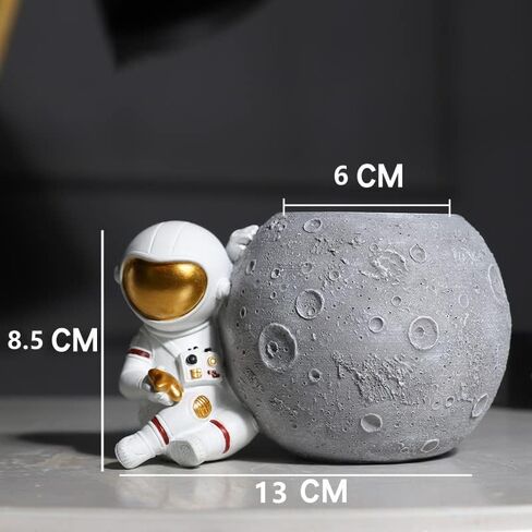 Astronaut Pen Holder Stand for Desk Pencil Holder, Spaceman Resin Desk Organizer Decorative Accessories Ideal Gift for Office Decor (White) in Saudi Arabia