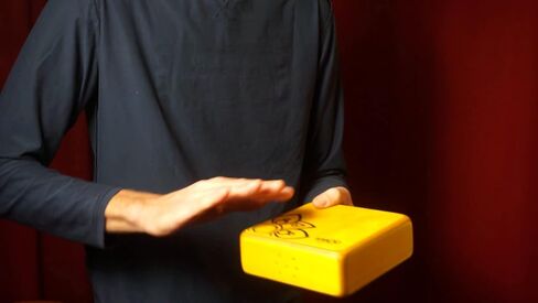 إن Kandu Clever Shaker هو أول طبل هزاز على الإطلاق مع صوتين مميزين على جانب واحد: جانب واحد مثل العصا، والآخر يشبه البونجو (نار التنين). in Kuwait