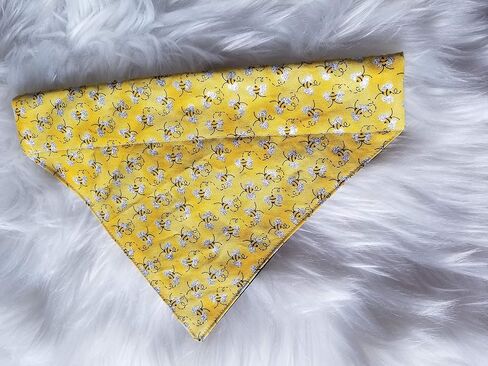 منديل سباركلي بامبل بي للكلاب فوق الياقة ينزلق على طوقها الحالي بمقاس كبير in Kuwait