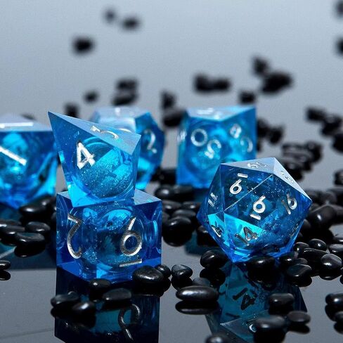 Liquid Core DND Dice Set, 7pcs Sharp Edge Dice for Role Playing Dungeons and Dragons Ttrpg with Gift Box, Handmade Resin D&D Dice RPG Role Playing Games Dice Set(Blue) in Saudi Arabia