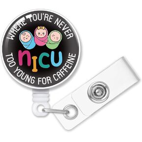 قابلة للسحب حيث لا تكون صغيرًا جدًا على بكرة شارة الكافيين مع مشبك التمساح، هدية حامل شارة الأطفال المضحكة للأطباء والممرضات RN EN L&D OB Labor Delivery NICU Nurse in Kuwait