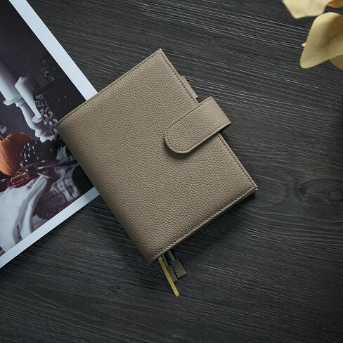 غطاء مخطط جلدي مقاس A6 لـ Hobonichi وStalology وMidori Hibino وLeuchtturm1917 والمزيد - مع حلقة قلم وفتحات للبطاقات وجيب خلفي وإشارات مرجعية (وردي) in Saudi Arabia