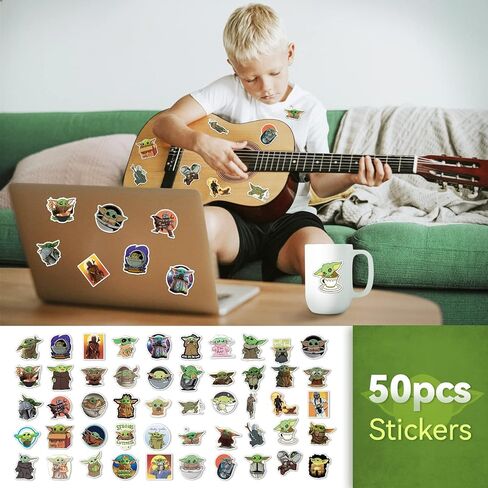 98 قطعة من لوازم حفلات أعياد الميلاد، مجموعة هدايا عيد ميلاد الطفل تتضمن 12 سوارًا و12 دبوس زر و12 سلسلة مفاتيح و12 حقيبة هدايا و50 ملصقًا in Kuwait