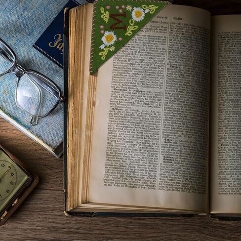 4 قطع إشارة مرجعية زاوية مطرزة يدويًا، إشارة مرجعية لأحرف زهرة لطيفة مخيطة يدويًا، إشارة مرجعية مصنوعة يدويًا على شكل مثلث، إشارات مرجعية مطرزة بأحرف الزاوية لمحبي الكتب in Kuwait