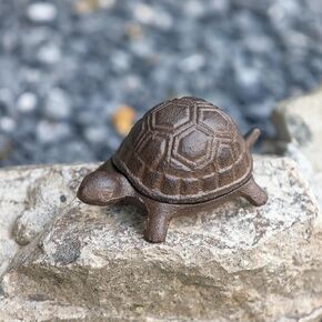 سلحفاة من الحديد الزهر تخفي مفتاحًا في الهواء الطلق، حامل مفاتيح مخفي للديكور الخارجي، بني... in Kuwait