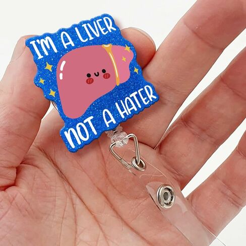 أنا كبد وليس كارهًا بكرة شارة لامعة قابلة للسحب مع مشبك التمساح، هدية حامل شارة عيد الميلاد المضحكة لطبيب الكبد وأخصائي أمراض الجهاز الهضمي والطبيب والممرضة والتمريض والعمل المكتبي الطبي in Kuwait