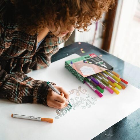 أقلام تحديد مزدوجة من Arteza، 24 لونًا، علامات كحول فضية، إنشاء خطوط معدنية مع خطوط ملونة زاهية، تعمل على البطاقات والورق والقماش in Kuwait