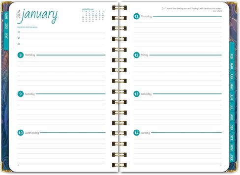 مخطط غلاف فني 2024: (نوفمبر 2023 حتى ديسمبر 2024) 5.5 بوصة × 8 بوصة مخطط يومي أسبوعي شهري وجدول أعمال سنوي. مجموعة الإشارة المرجعية ومجلد الجيب والملاحظات اللاصقة (باستيل الطاووس) in Kuwait