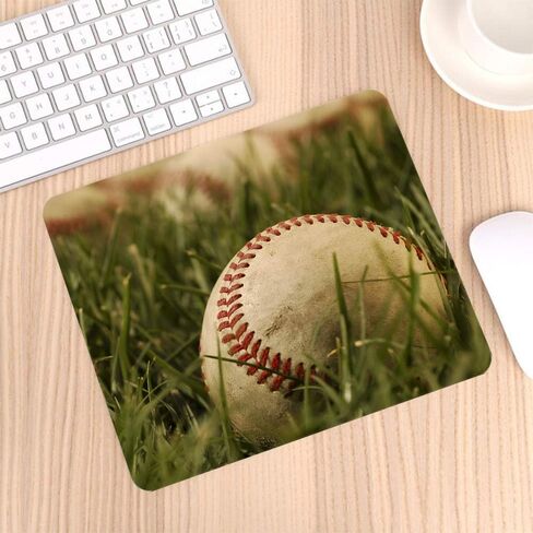 لوحة ماوس للألعاب البيسبول في العشب على الملعب لوحة ماوس مطاطية غير قابلة للانزلاق لأجهزة الكمبيوتر والكمبيوتر المحمول والمكتب والمنزل لوحة ماوس مخصصة مستطيلة مقاس 9.5 بوصة × 7.9 بوصة in Kuwait