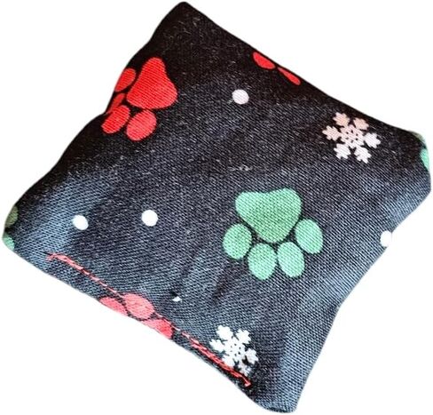 Handmade Christmas Catnip Toys - 100% Cotton Fabric, Organic Catnip, Bell & Polyfill - Holiday Pet Gift for Cats (Square, Christmas Paws) in Kuwait