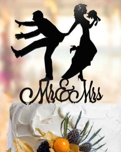 قطعة علوية للكيك من الأكريليك الأسود Mr&Mrs مع زينة عيد ميلاد للأزواج وحفلات هدايا كعك هدية 3399-BL (عبوة من قطعة واحدة) in Saudi Arabia