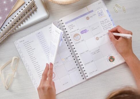 مخطط ساوثوورث (يناير 2024 - ديسمبر 2024)، 7 بوصة × 9.25 بوصة، أزرق مخضر مع وصلات ذهبية، ورق ممتاز 28#/105 جرامًا للمتر المربع، سلك مزدوج متوسط ​​(91045) in Kuwait