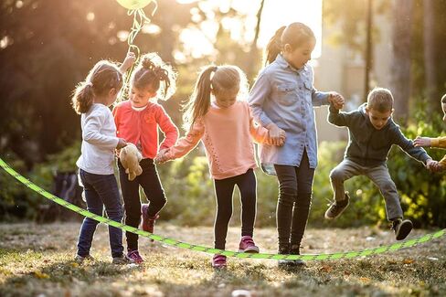 16 FT Long Jump Rope for Kids, Adjustable Double Dutch Skipping Rope with Wooden Handle, Multiplayer Team Jumping Rope for Outdoor Fun, School Sport, Party Game, Birthday Gift in Saudi Arabia